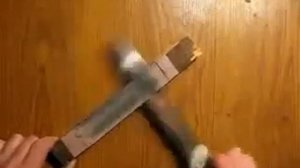 Как точить нож С помощью наждачки и кожи...
