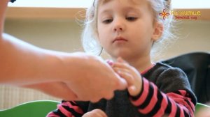 Мастер-класс в младшей группе "Новогодняя игрушка". Часный детский сад "Развитие".