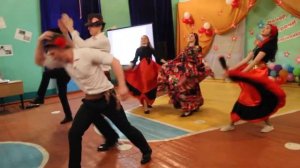 Цыганский  танец 11 класс