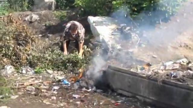Жгут мусор. смотреть онлайн