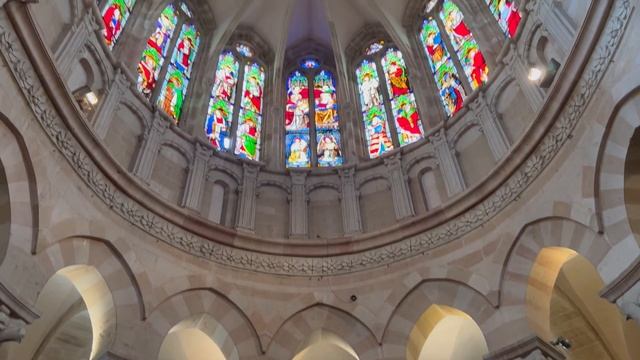 Визитная карточка Бургундии. Бон - маленький, но известный на весь мир город. Франция. Beaune Franc смотреть онлайн