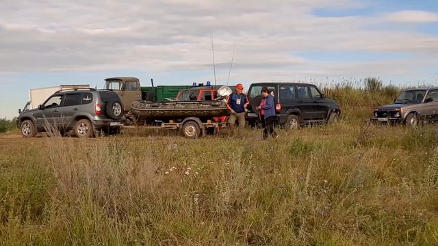 Бешеный клев с 30 лодок! Рыбалка от Motul&Mercedes смотреть онлайн