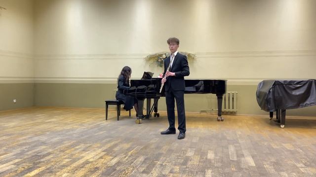 R.Molinelli - Tango Club (flute and piano version) смотреть онлайн