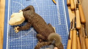 Рептилия из дерева (2-часть) детализация фигуры