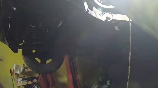 Замена втулок переднего стабилизатора SUZUKI Grand Vitara смотреть онлайн