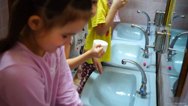 Зарядка в детском саду после сончаса. Группа Звездочки, детский сад №176. Детский канал Арианы. смотреть онлайн