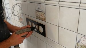 Делаем отверстия в плитке для подрозетников ( Кондуктор для сверления)