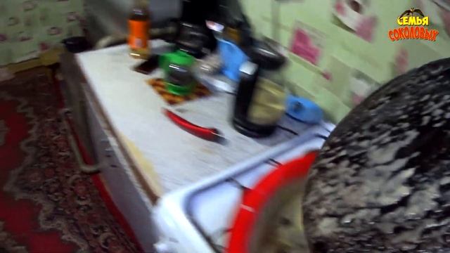 Как очистить сковороду от нагара. Семья Соколовых. #КакОчиститьСковороду