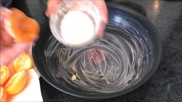 Пирог на сковороде с сочными абрикосами, самый простой и удачный рецепт. смотреть онлайн