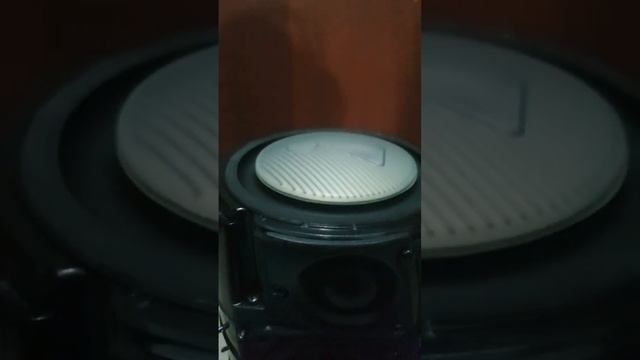 ?Басс тэст ( минус и блютуз ) на колонке jbl xtreme 2?