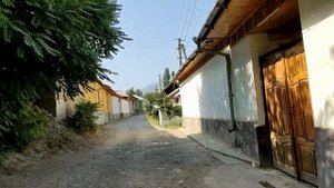 Мавзолей и махалля на склоне Алайского хребта (Вуадиль, Ферганская область)