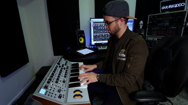 MOOG SUBSEQUENT 37 CV - PRESETS (BANK FIVE AND SIX) смотреть онлайн