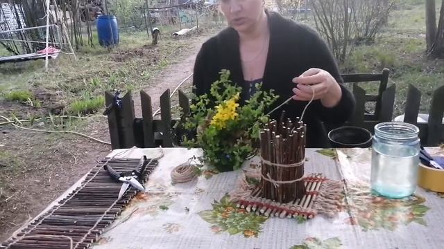 Как сделать вазу из веток и жестяной банки смотреть онлайн