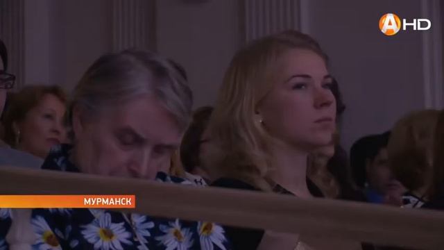 «Поющие» бокалы на сцене областной филармонии