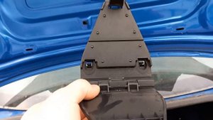 Как снять обшивку крышки багажника АУДИ A4 B7