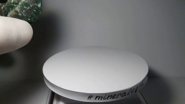 Флюорит зеленый, сросток кристаллов, красивый минерал в Вашу коллекцию смотреть онлайн