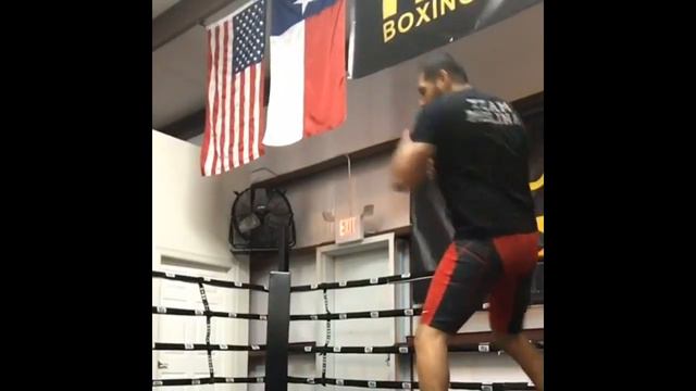 Eric Molina Working On The Left Hook Right Uppercut For Anthony Joshua!! смотреть онлайн
