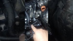 Citroen c-elysse. где находится датчик распредвала. не заводится.
