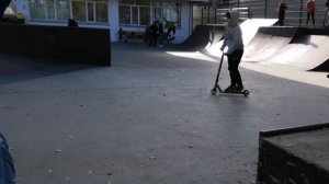 :Жёсткое катание на самокате и на скейте 10-11лет.