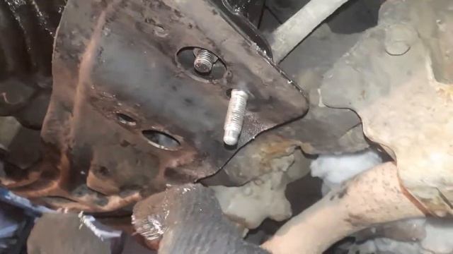 замена задней опоры двигателя тайота виста Sv35