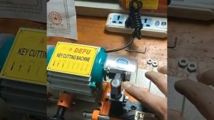 Горизонтальный станок для нарезки ключей 238BS, копировальный станок, двойная головка.