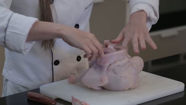 Aprenda a desossar um frango смотреть онлайн