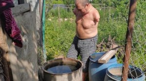 НЫРЯЮ В БОЧКУ БЕЗ РУК?