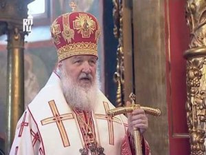 В день Радоницы Патриарх совершил заупокойную литию