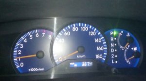 нужно ли нажимать педаль газа когда завоводишь машину. и про прогрев ДВС