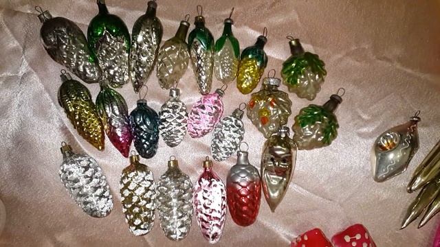 Советские Елочные игрушки СССР 50 - 60 - 70 - 80-х годов: шары, сосульки, шишки, фигурки. Коллекция смотреть онлайн