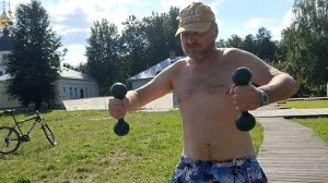 Посвящается русским подводникам. Поёт автор Юра Гальцев, а мы танцуем