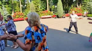 Яркое платье ? Танцы ??? в парке Горького Июнь 2021 Харьков