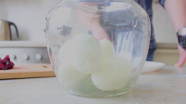 Маринованные яйца! Яйца в свекольном маринаде!