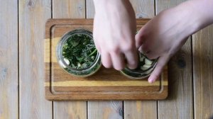 ? Маринованные огурцы с морковной ботвой на зиму — видео рецепт