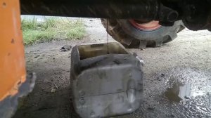 Меняю масло и фильтра на new holland