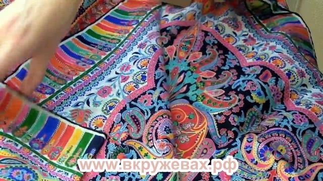 Классический шелковый платок Farfalle Paisley Roeckl