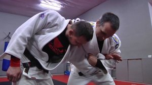 Суми-гаэши - бросок через голову подсадом голенью с захватом туловища (Sumi Gaeshi)