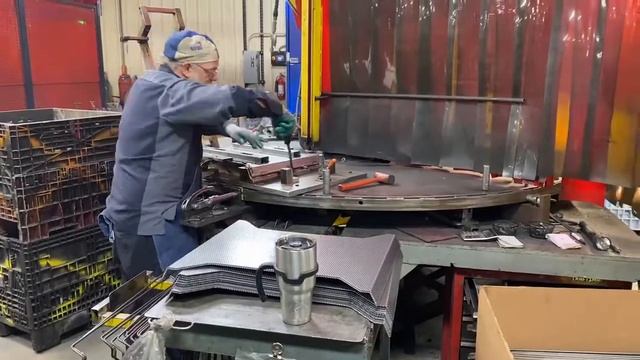 Mitchell Metal Products смотреть онлайн