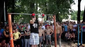 Нереальные трюки на турнике