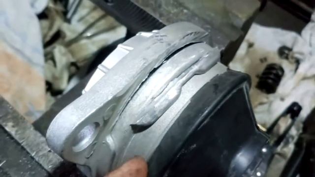 Вскрытие подушки от Ауди А6 С4 2.0 смотреть онлайн