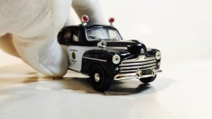 Масштабная модель автомобиля  1947 Ford V8 Super Deluxe Fordor Sedan San Diego Police в масштабе 1:4