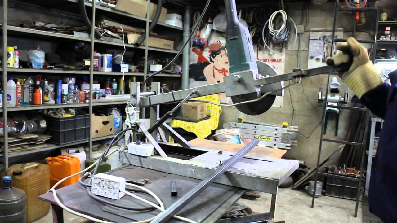 Самодельный отрезной станок из болгарки.