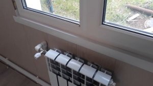 Как красиво оформить узкий откос по периметру окна с помощью уголков ПВХ