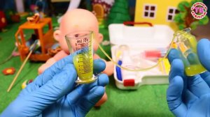 Куклы Пупсики Малыш Пупс какает горшок Видео для детей Дочки Матери с куклой Игры для девочек СПТВ