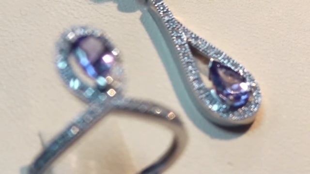 Танзанит (Tanzanite)