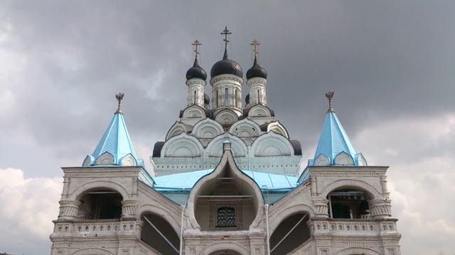 Освящение куличей на Пасху 2022 года возле храма в селе Тайнинском (Мытищи) смотреть онлайн