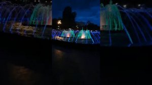 Потрясающий поющий фонтан на набережной в самаре