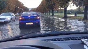 В Калининграде затопило улицу Пролетарскую