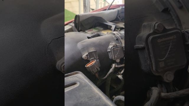 don't DESTROY MAF & IAT sensor Connectors, going to BREAK, Cummins 6.7 Oil Leak      #diesel #truck