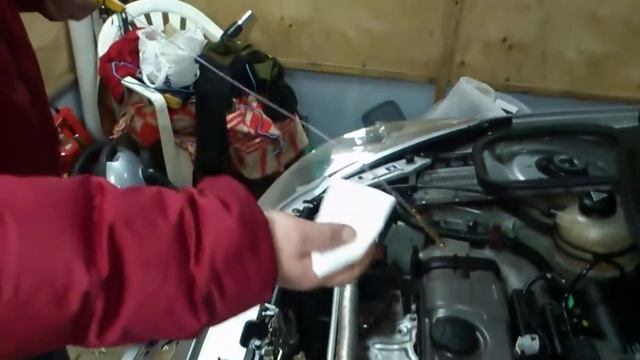 Peugeot 206 plus Контроль уровня масла смотреть онлайн